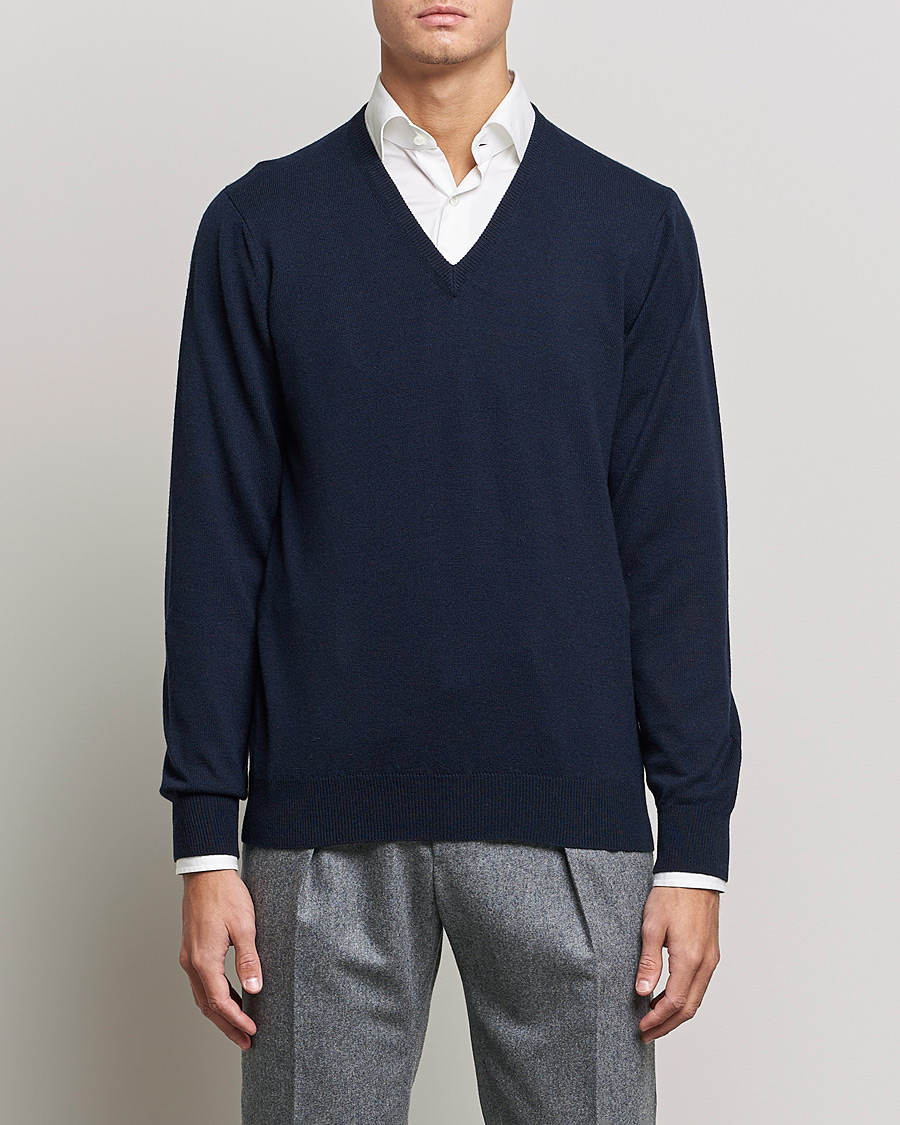 Herre | Pullovers med v-hals | Piacenza Cashmere | Cashmere V Neck Sweater Navy