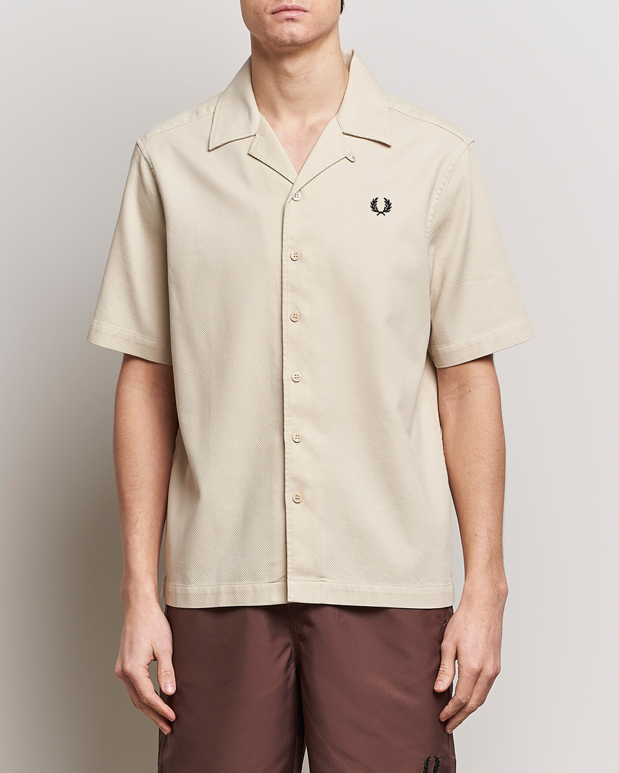 Herre | Fred Perry | Fred Perry | Pique Textured Short Sleeve Shirt Oatmeal
