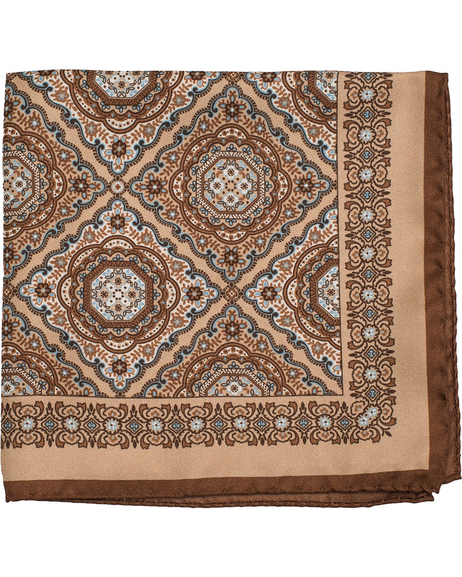  Large Medallion Pocket Square Brown