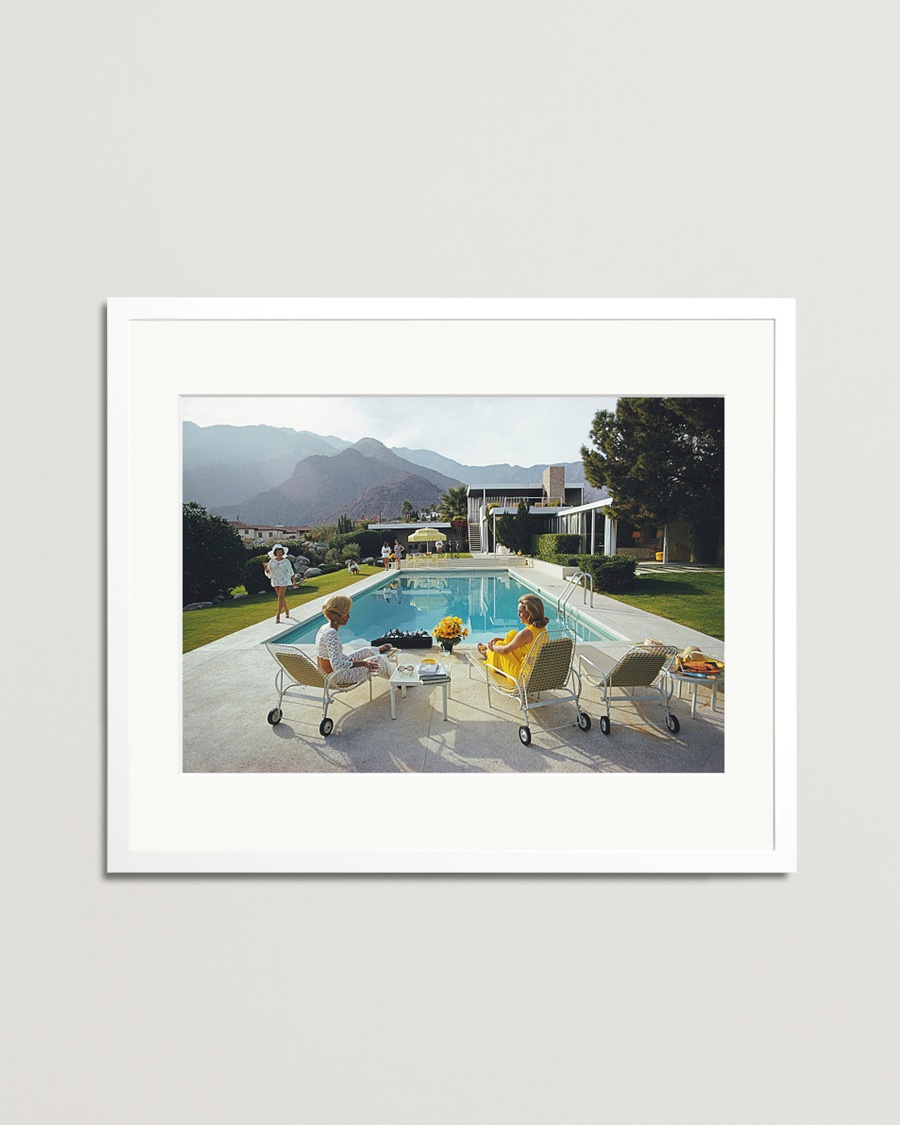 Sonic Editions Framed Slim Aarons Poolside Gossip – Blå