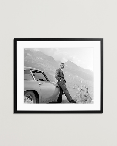 Herre | Plakater | Sonic Editions | Framed Connery And His Aston Martin