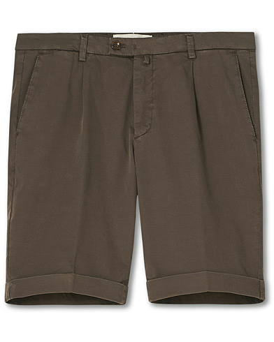 Chino shorts |  Pleated Cotton Shorts Brown