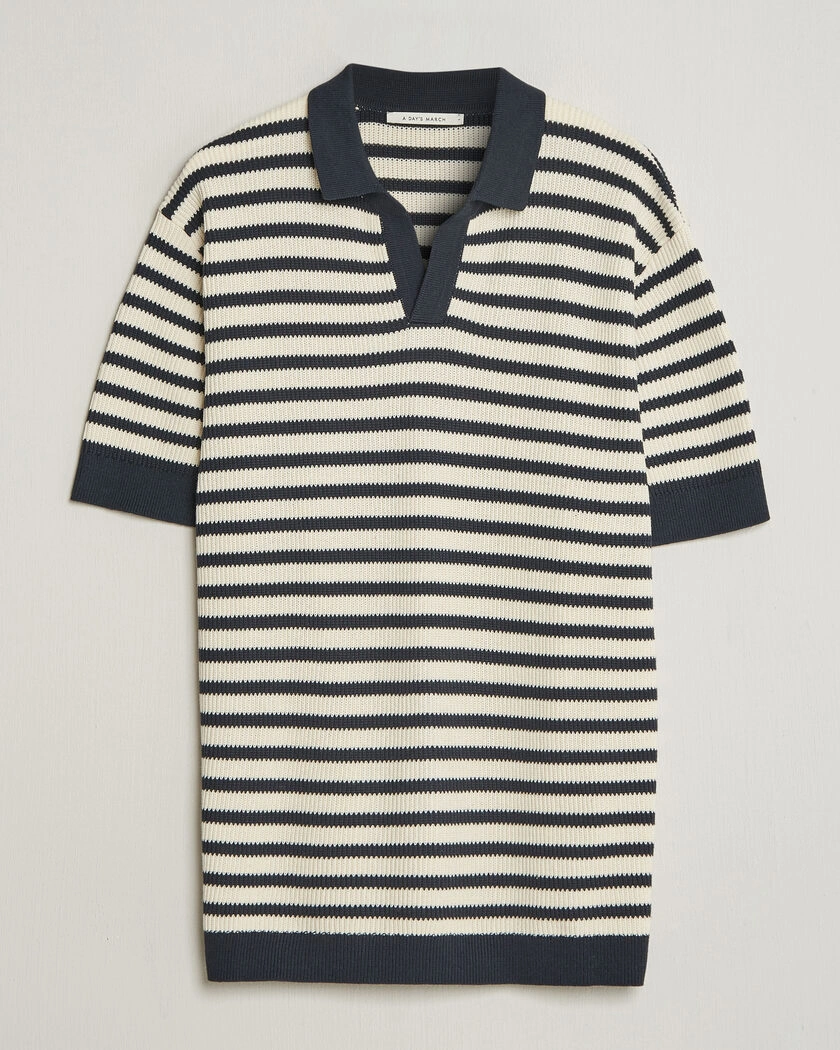 A Day's March Jeremy Striped Knitted Polo Off White/Navy – Blå