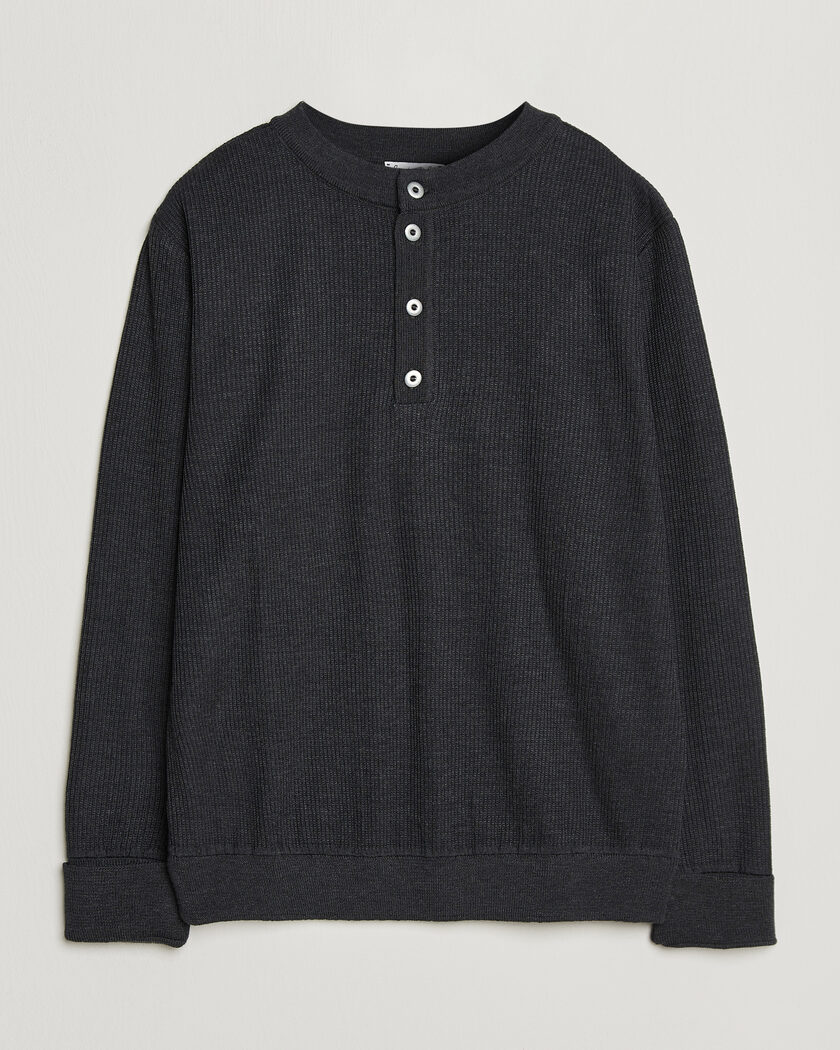 S.N.S. Herning Stamina Rib Henley Magnetite Black – Sort