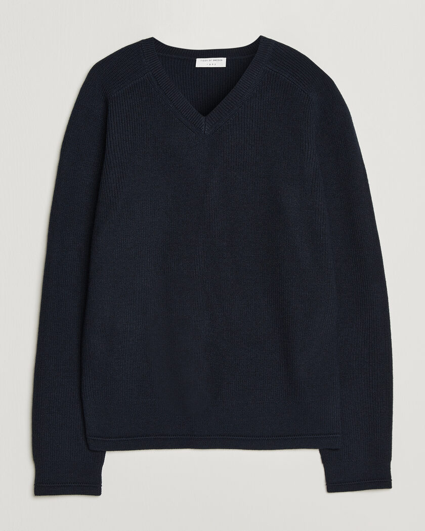  Tiger of Sweden Logan Wool Knitted V-Neck Night Grape – Blå