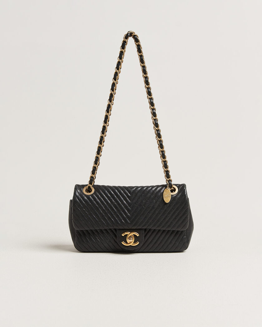 Chanel Pre-Owned Chevron Small Flap Bag Black – Sort