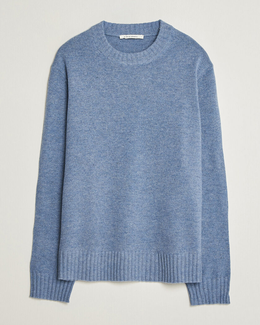 A Day's March Marlow Lambswool Sweater Misty Blue – Blå
