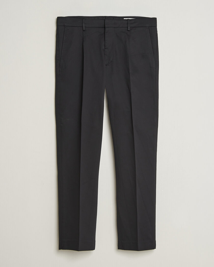 NN07 Bill Pleated Cotton Chinos Black – Sort