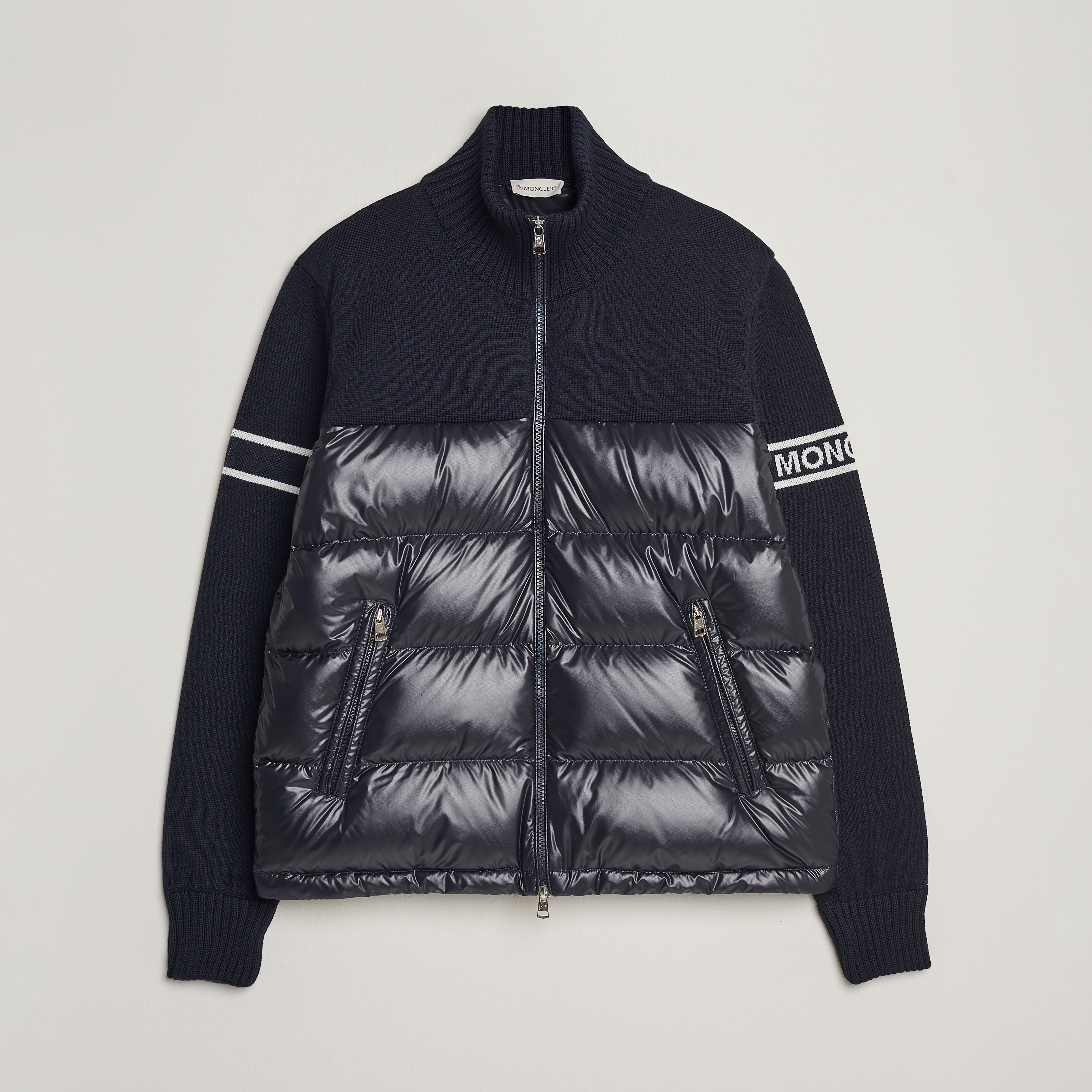 hjælp gennemsnit nikkel Moncler Down Hybrid Jacket Navy - CareOfCarl.dk
