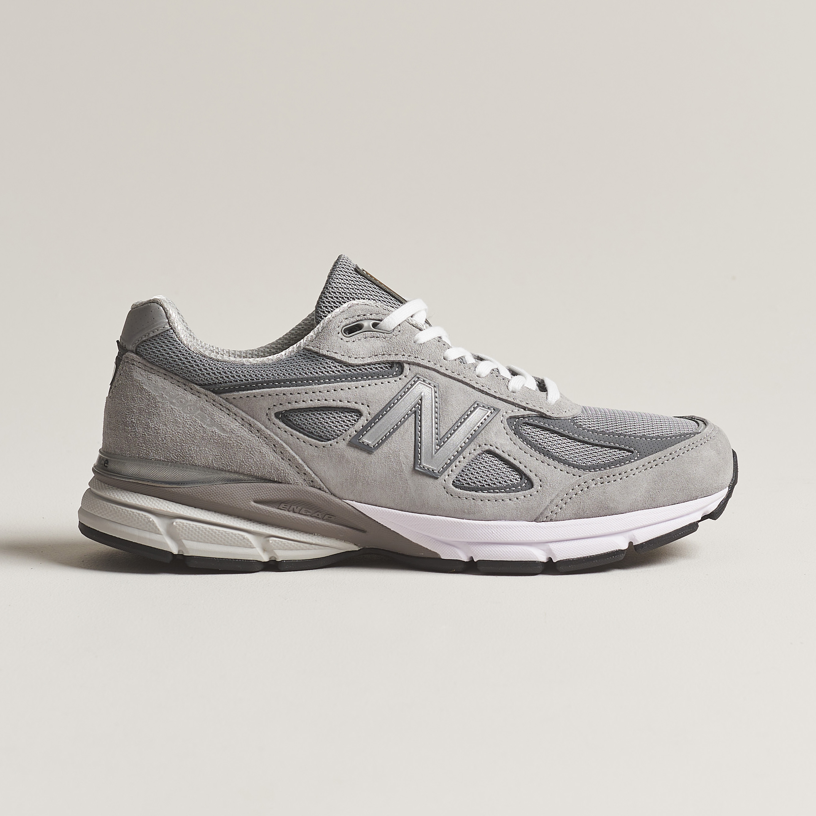 new balance 990 v4