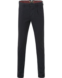  Slim Fit Yarn Dyed Pleated Slacks Navy