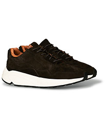  Vinci Suede Running Sneaker Pebe