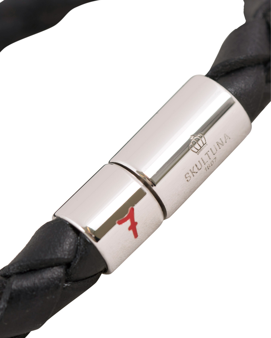 Herre | Skultuna Leather Bracelet Plaited 7 by Lino Ieluzzi Black M - 20cm | Skultuna | Leather Bracelet Plaited 7 by Lino Ieluzzi Black M - 20cm