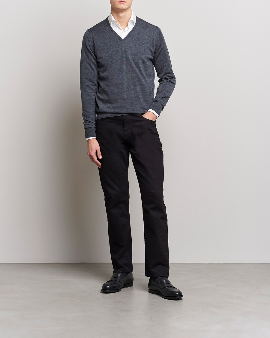 Herre | Trøjer | John Smedley | Bobby Extra Fine Merino V-Neck Pullover Charcoal