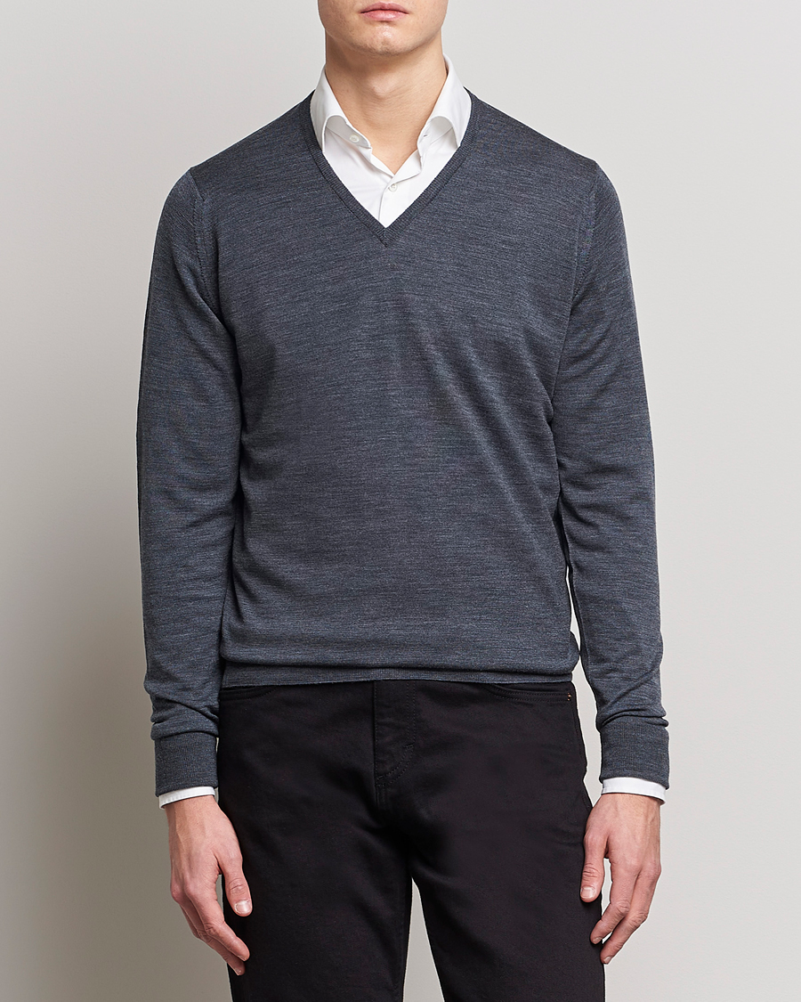 Herre | Trøjer | John Smedley | Bobby Extra Fine Merino V-Neck Pullover Charcoal