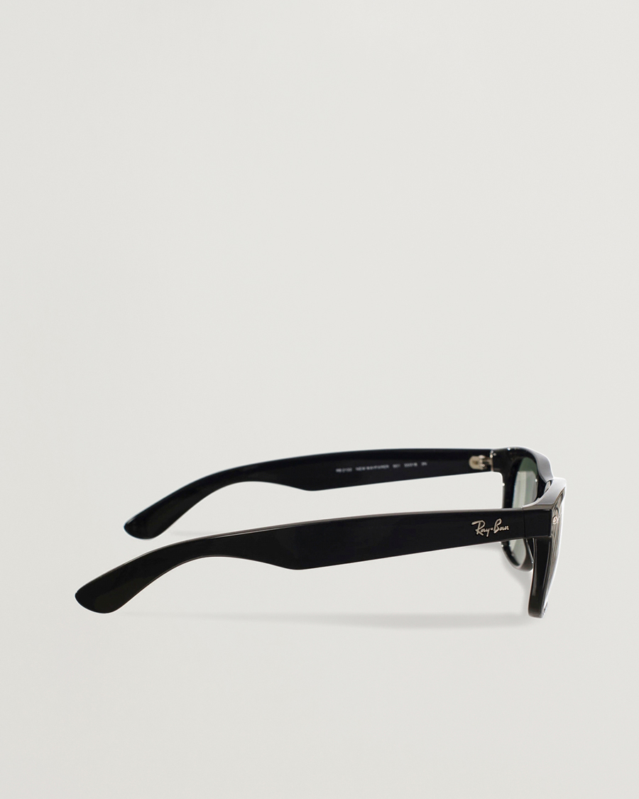 Ray-Ban New Wayfarer Sunglasses Black/Crystal Green -