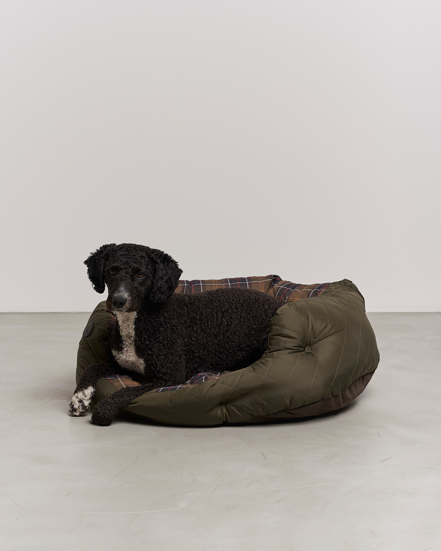 Herre | Quilted Dog Bed 30' Olive | Barbour Lifestyle | Quilted Dog Bed 30' Olive