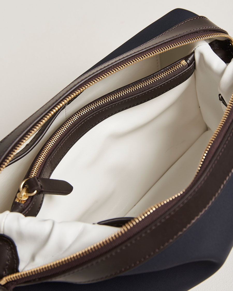 Herre | Tasker | Mismo | M/S Nylon Washbag Navy/Dark Brown