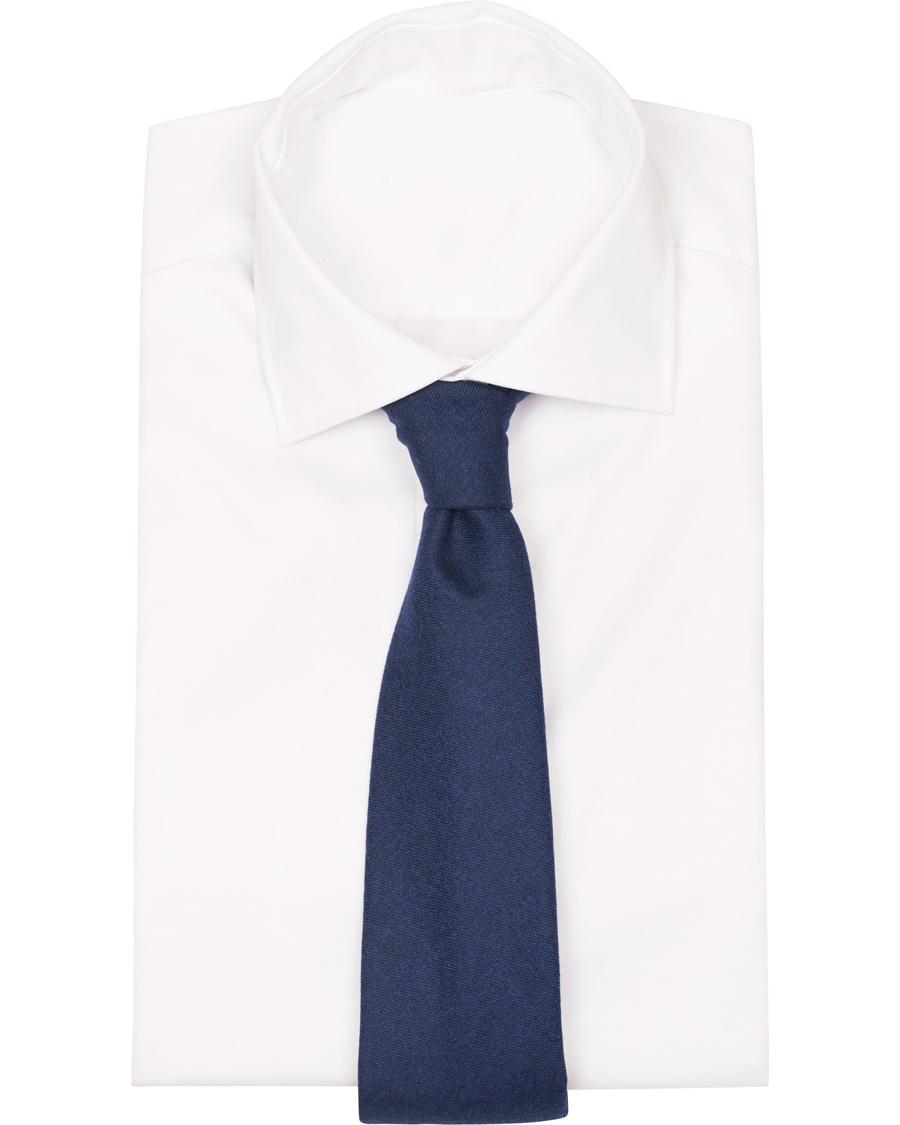 Herre | Oscar Jacobson Flannel Roll Edge 8,5 cm Tie Navy | Oscar Jacobson | Flannel Roll Edge 8,5 cm Tie Navy