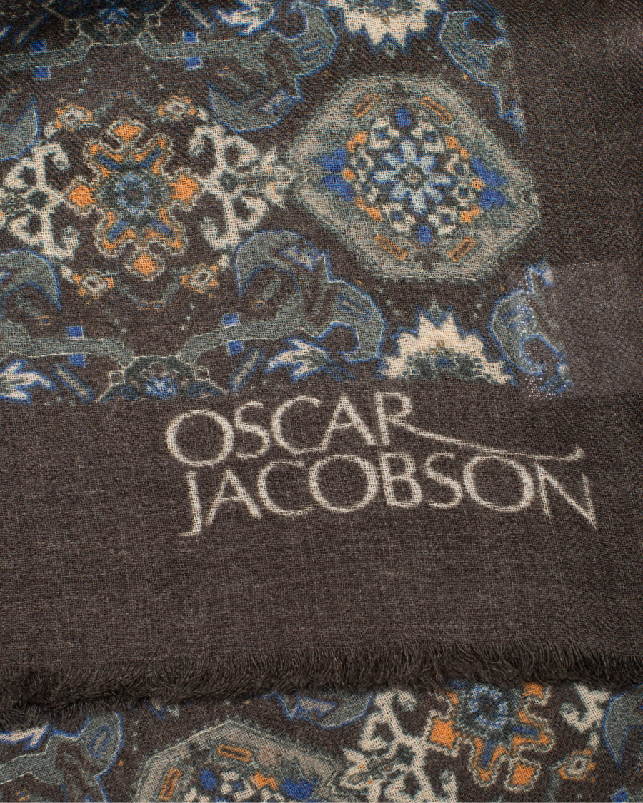 Herre | Oscar Jacobson Carpet Design Medallion Scarf Grey | Oscar Jacobson | Carpet Design Medallion Scarf Grey