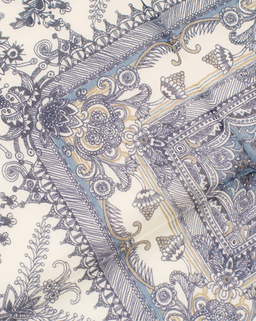 Herre | Drake's Cotton/Silk Oriental Gardens Printed Pocket Square Navy | Drake's | Cotton/Silk Oriental Gardens Printed Pocket Square Navy