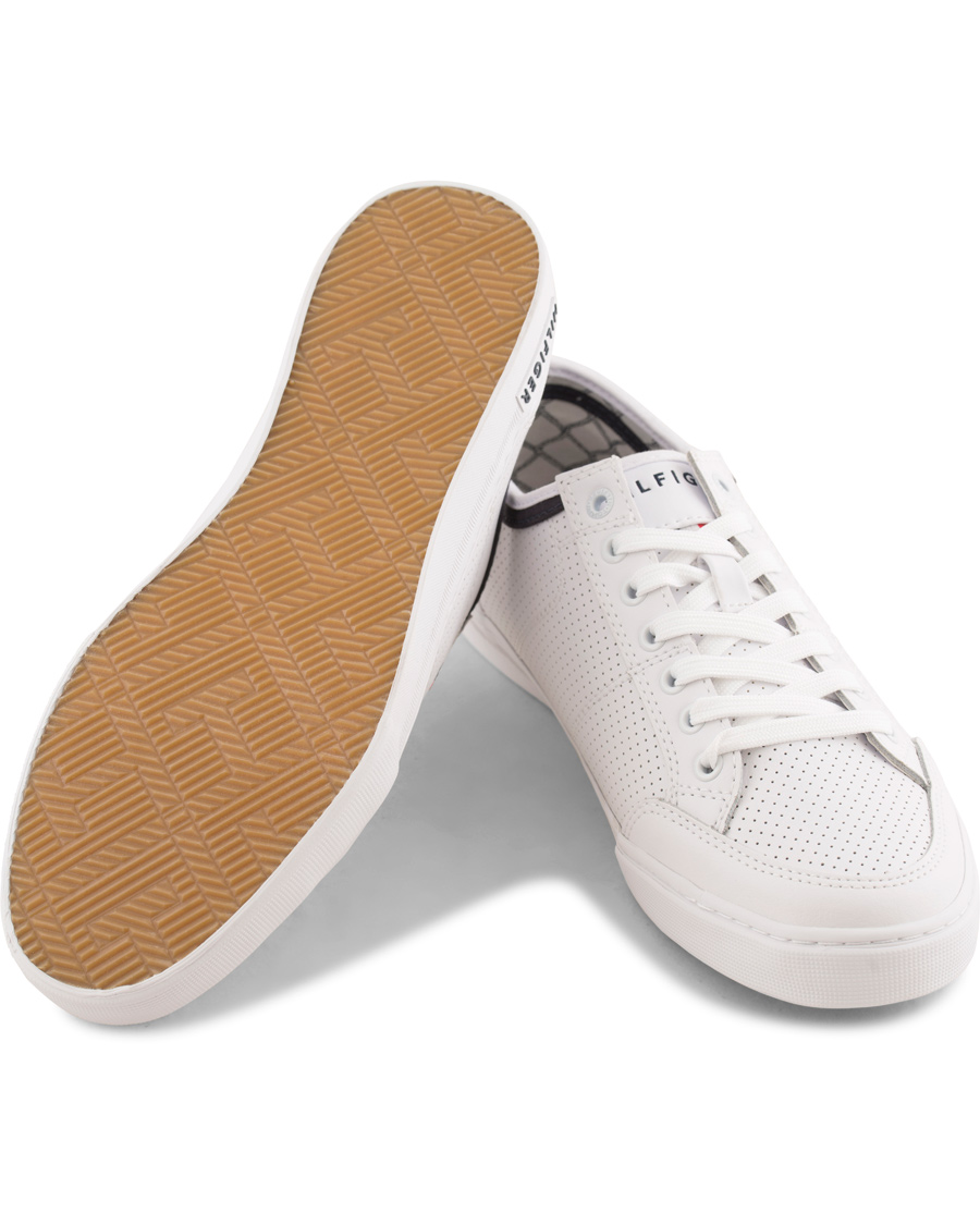 Herre | Tommy Hilfiger Harrington Leather Perforated Sneaker White | Tommy Hilfiger | Harrington Leather Perforated Sneaker White