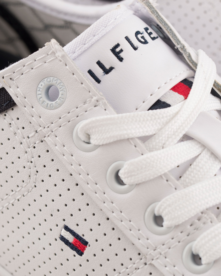 Herre | Tommy Hilfiger Harrington Leather Perforated Sneaker White | Tommy Hilfiger | Harrington Leather Perforated Sneaker White