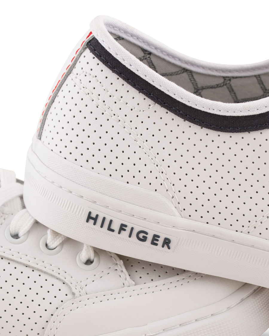 Herre | Tommy Hilfiger Harrington Leather Perforated Sneaker White | Tommy Hilfiger | Harrington Leather Perforated Sneaker White
