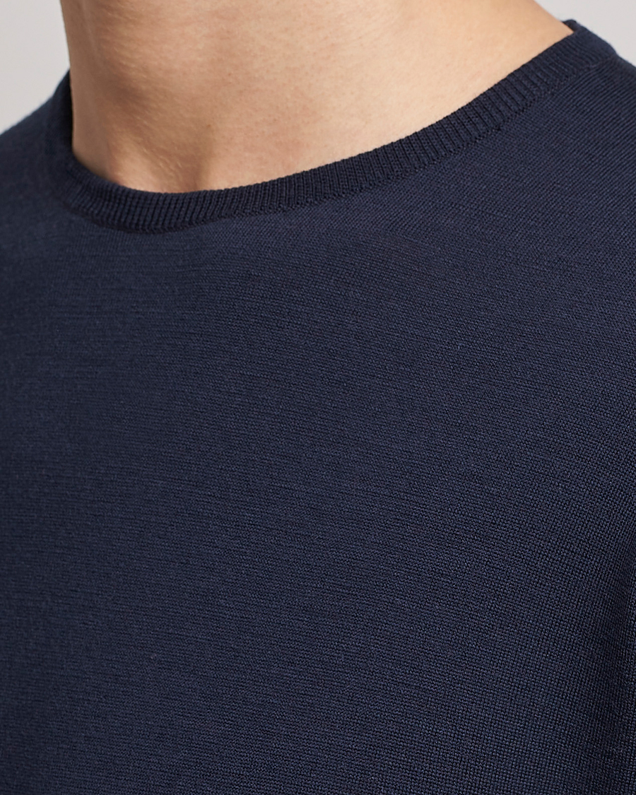 Herre | Trøjer | John Smedley | Lundy Extra Fine Merino Crew Neck Midnight