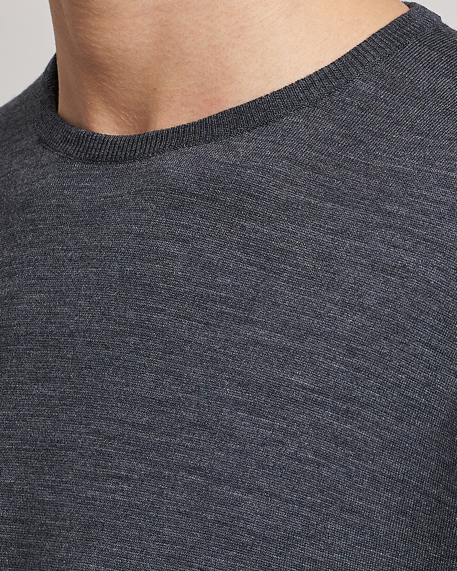 Herre | Trøjer | John Smedley | Lundy Extra Fine Merino Crew Neck Charcoal