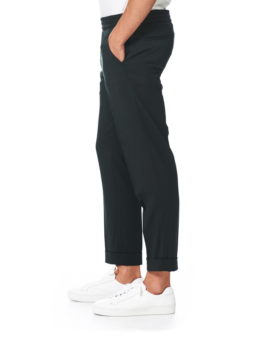 Herre | Bukser | Filippa K | Terry Gabardine Cropped Turn Up Trousers Dark Spruce