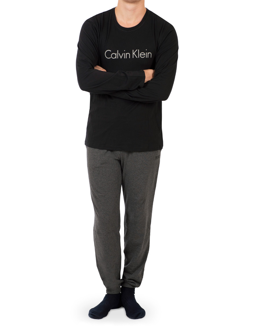Herre | T-Shirts | Calvin Klein | Logo Long Sleeve Tee Black