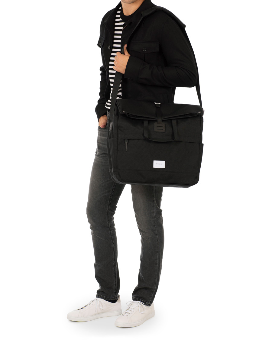 Herre | Tasker | Sandqvist | Tor Cordura Eco Made Roll Top Messenger Bag Black