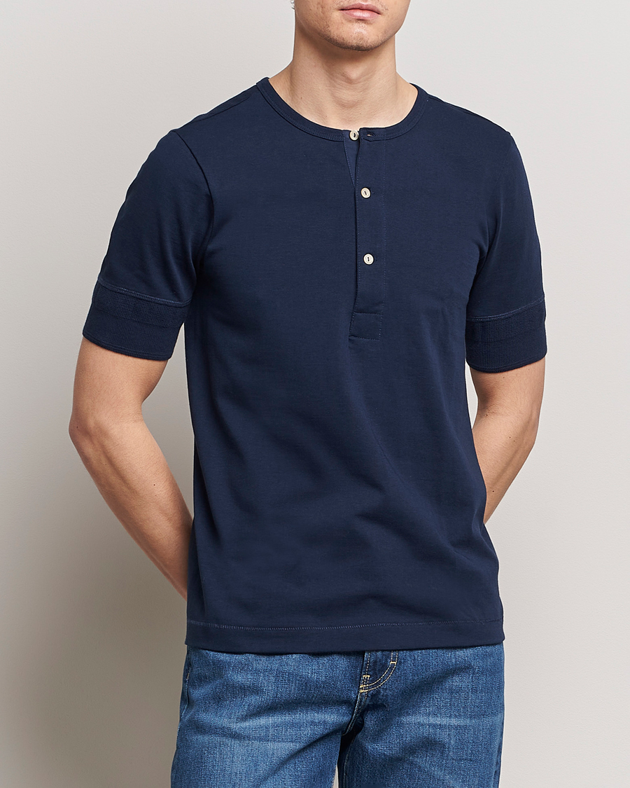 Herre | Afdelinger | Merz b. Schwanen | Short Sleeve Organic Cotton Henley Ink Blue