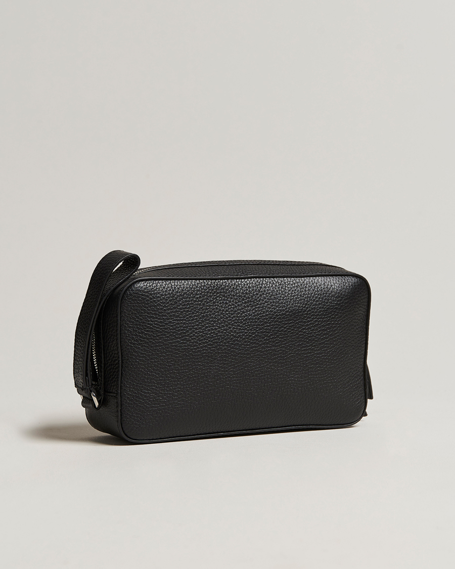 Herre | Business & Beyond | Tiger of Sweden | Wes Grained Leather Toilet Bag Black