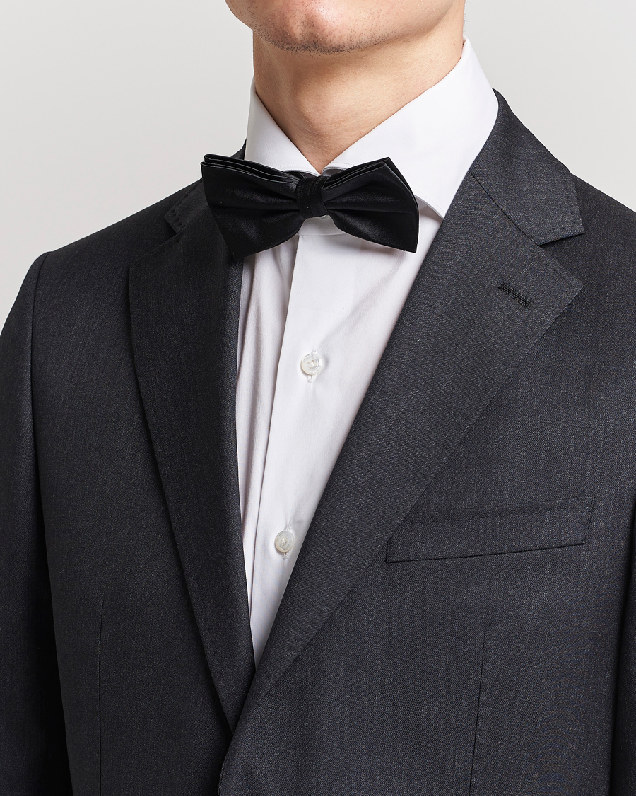 Herr |  | Amanda Christensen | Pre Tie Silk Ceremony Black