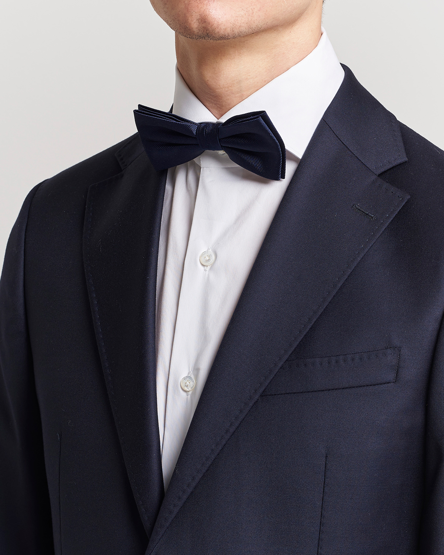 Herr | Flugor | Amanda Christensen | Pre Tie Silk Navy