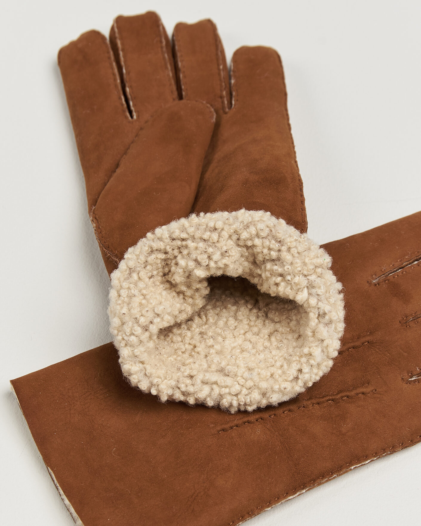 Herre | Handsker | Hestra | Lambskin Suede Handsewn Glove Congac