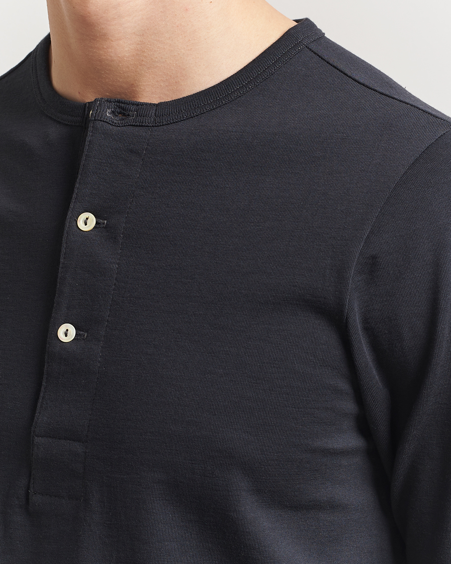 Herre | Trøjer | Merz b. Schwanen | Classic Organic Cotton Henley Sweater Charcoal