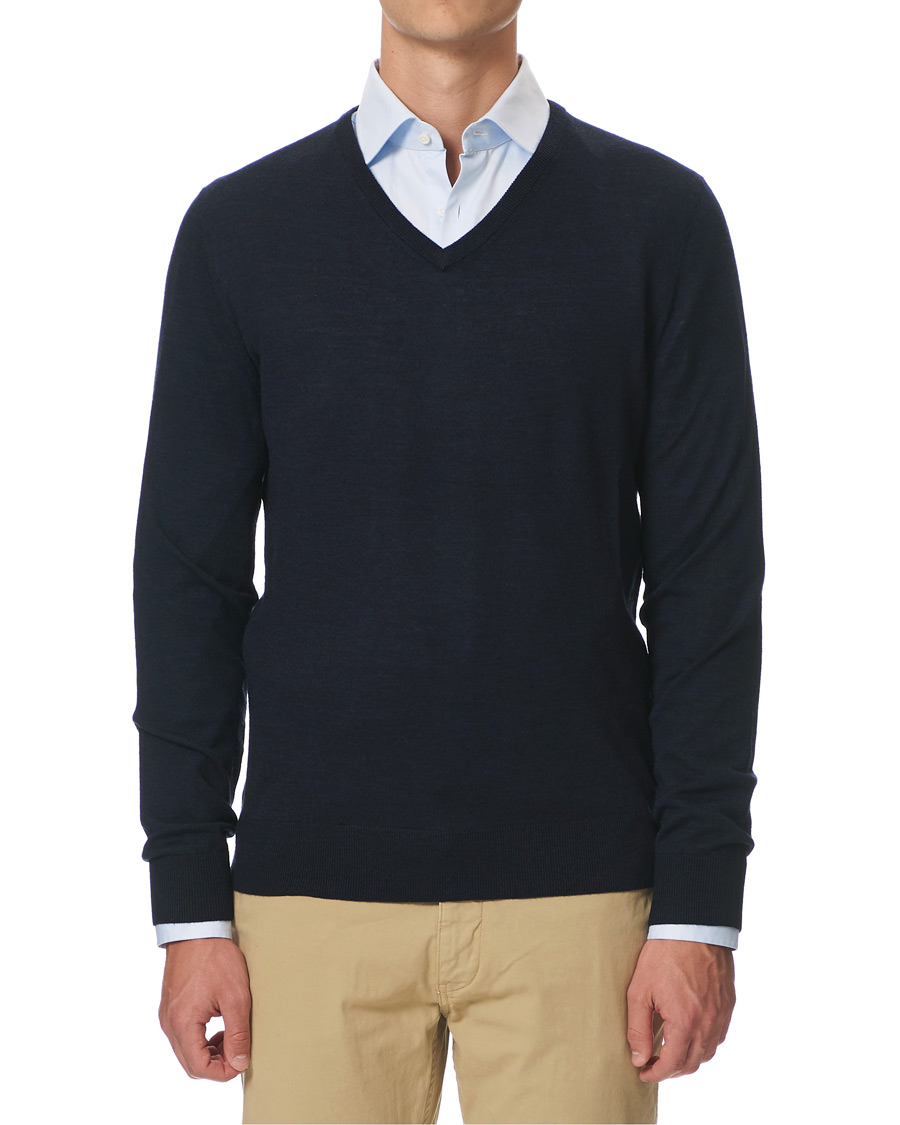 Herre | Trøjer | Tiger of Sweden | Rael V-Neck Pullover Navy