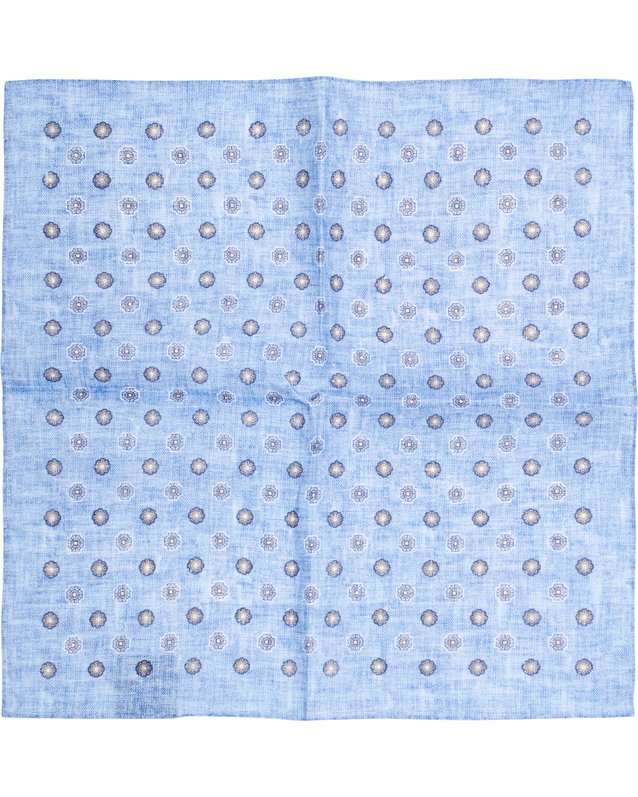 Herre | Amanda Christensen Linen Medallion Pocket Square Sky Blue | Amanda Christensen | Linen Medallion Pocket Square Sky Blue