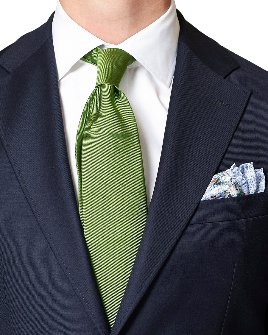 Herre | Amanda Christensen Silk Twill Printed Pocket Square Navy | Amanda Christensen | Silk Twill Printed Pocket Square Navy