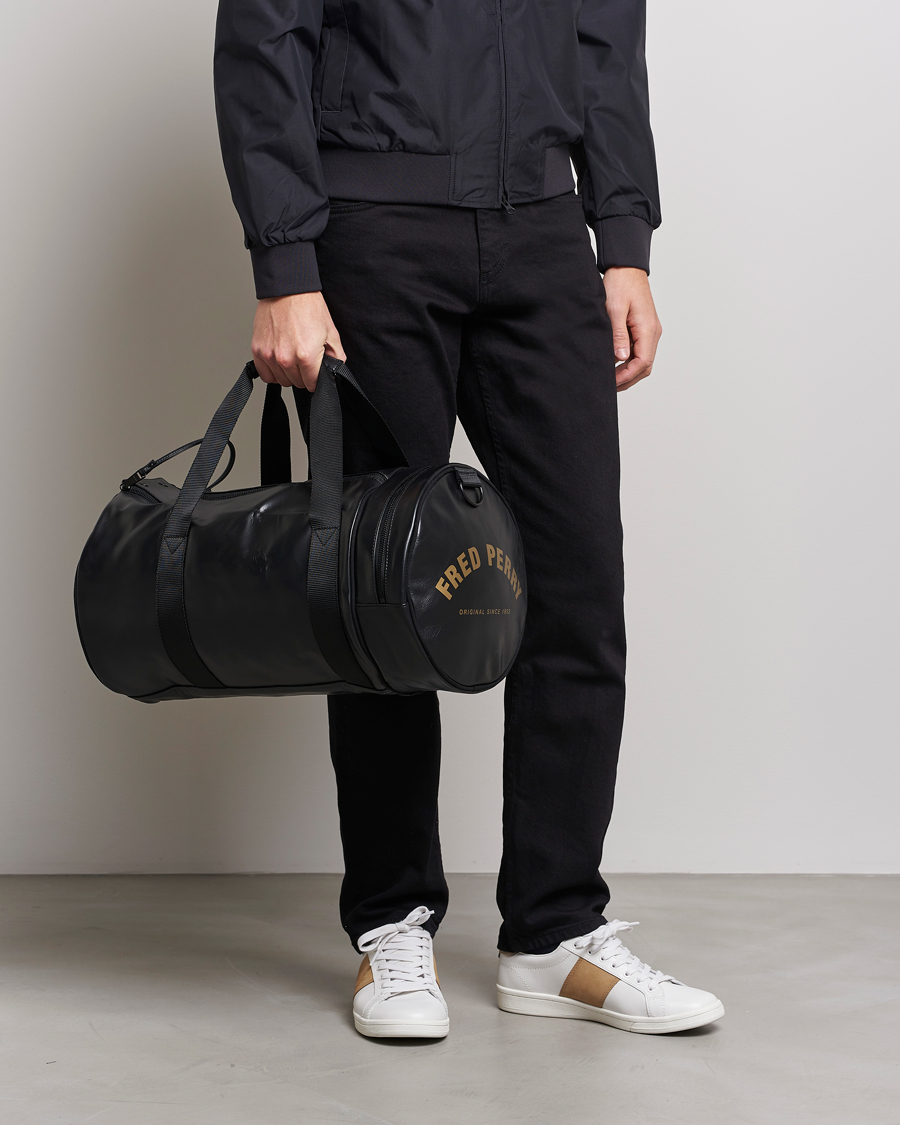 Herre | Fred Perry Tonal Barrel Bag Black | Fred Perry | Tonal Barrel Bag Black