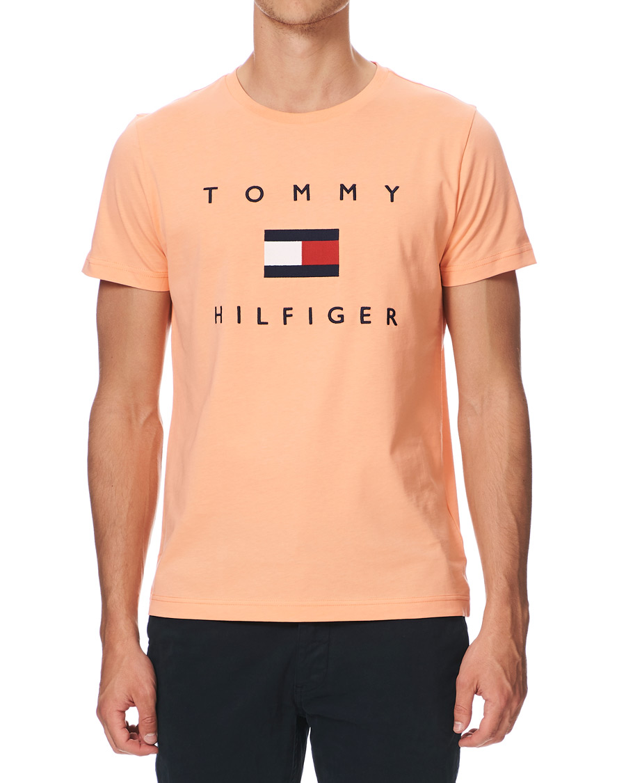 Herre | T-Shirts | Tommy Hilfiger | Flag Logo Crew Neck Tee Island Coral