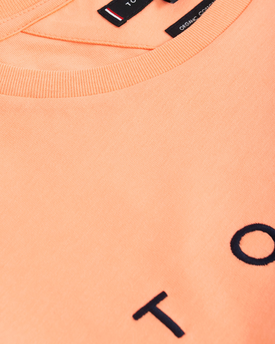 Herre | T-Shirts | Tommy Hilfiger | Flag Logo Crew Neck Tee Island Coral