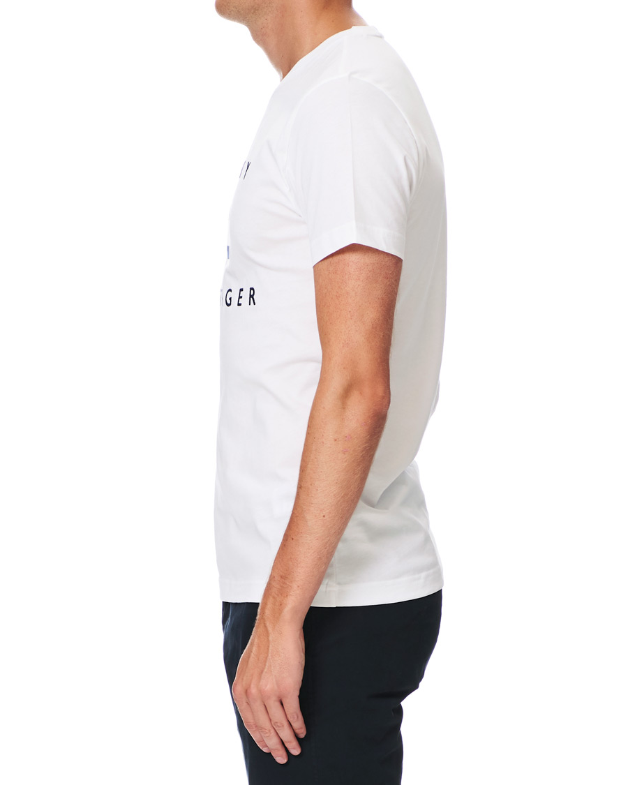Herre | T-Shirts | Tommy Hilfiger | Flag Logo Crew Neck Tee White
