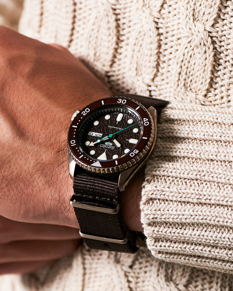 Herre | Seiko 5 Sports Mens 43mm 100m Automatic Nato/Brown Dial | Seiko | 5 Sports Mens 43mm 100m Automatic Nato/Brown Dial