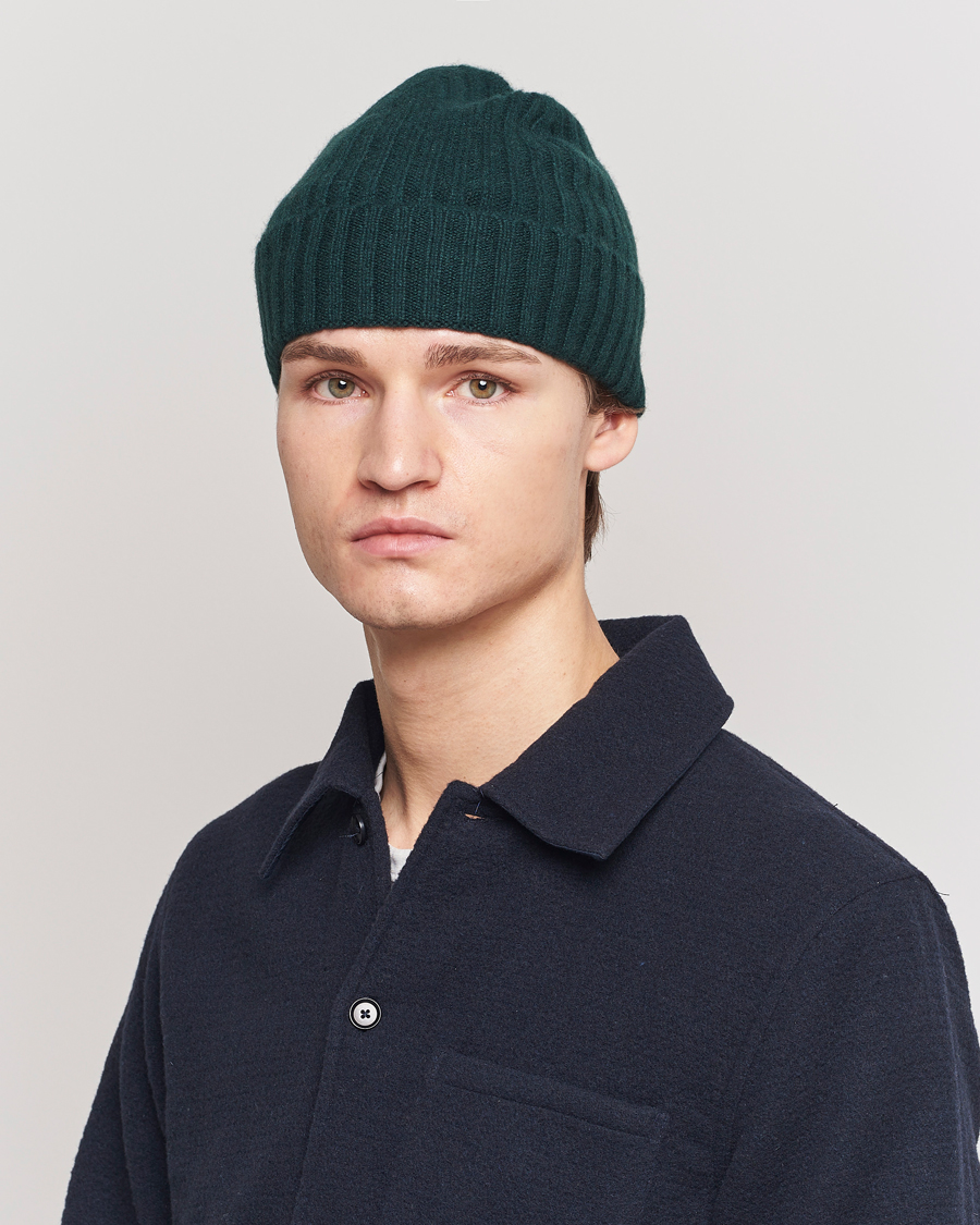 Herre |  | Amanda Christensen | Rib Knitted Cashmere Cap Bottle Green