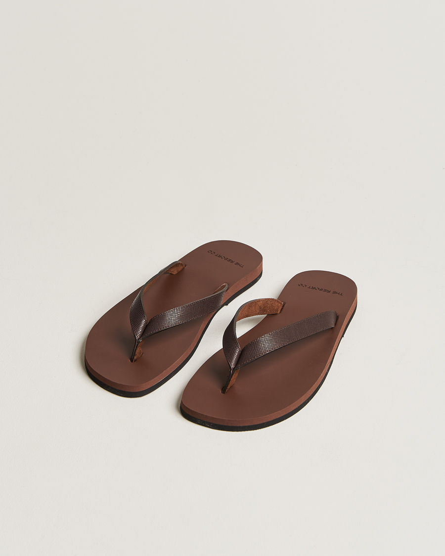 Herre | The Resort Co | The Resort Co | Saffiano Leather Flip-Flop Brown