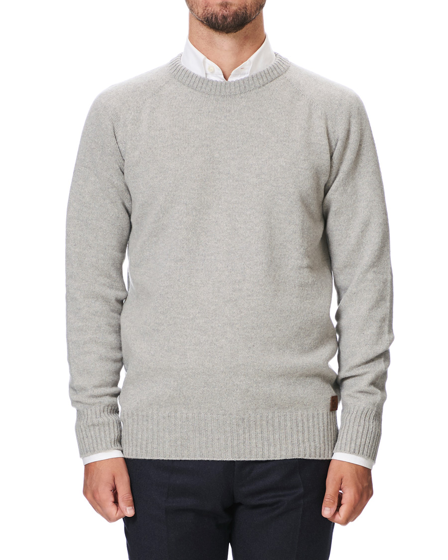 Herre | Trøjer | Johnstons of Elgin | Knitted Wool/Cashmere Raglan Crew Neck Silver Grey
